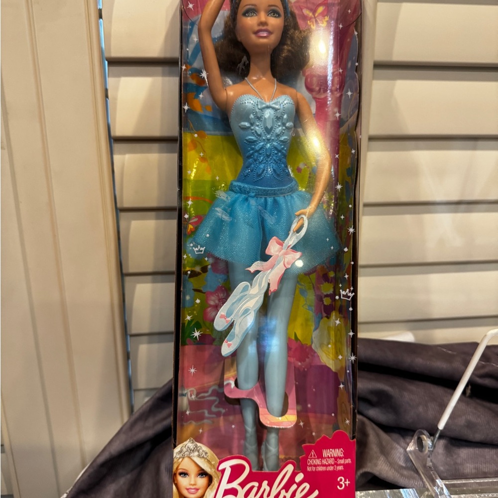 Mattel Barbie Fairytale with Pink and‎ Gold Accents (2011)